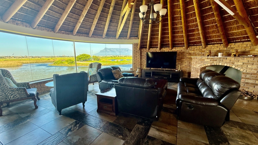 To Let 5 Bedroom Property for Rent in Sunset Beach Western Cape